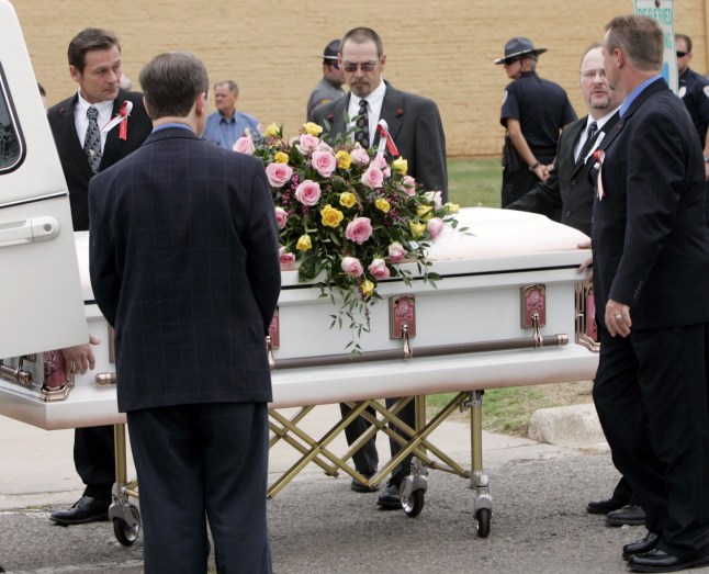 The casket of Jamie Rose Bolin is taken to the hearse following funeral services in Purcell, Okla., Thursday, April 20, 2006. Bolin disappeared last Wednesday and was found murdered two days later. Kevin Ray Underwood, 26, has been charged with first-degree murder in her death. (AP Photo)